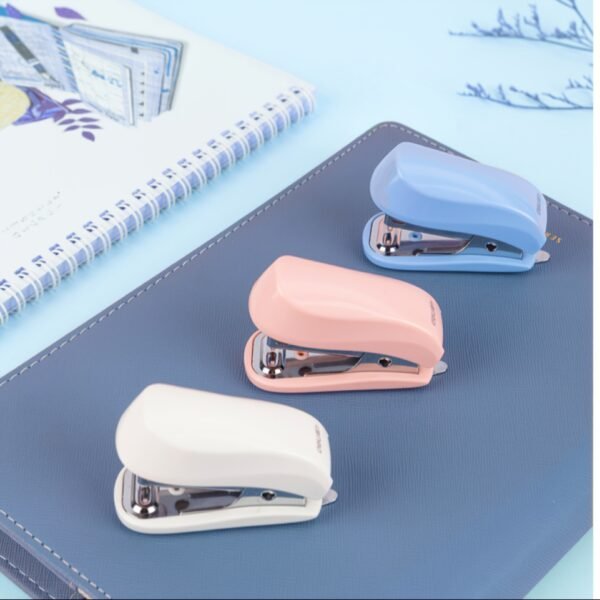 830 Staples + 1 Stapler Mini Binding Set, Paper Binding Stationery, Cute Office Binding Tool, School Supplies, Can Staple Up to 12 Sheets at Once